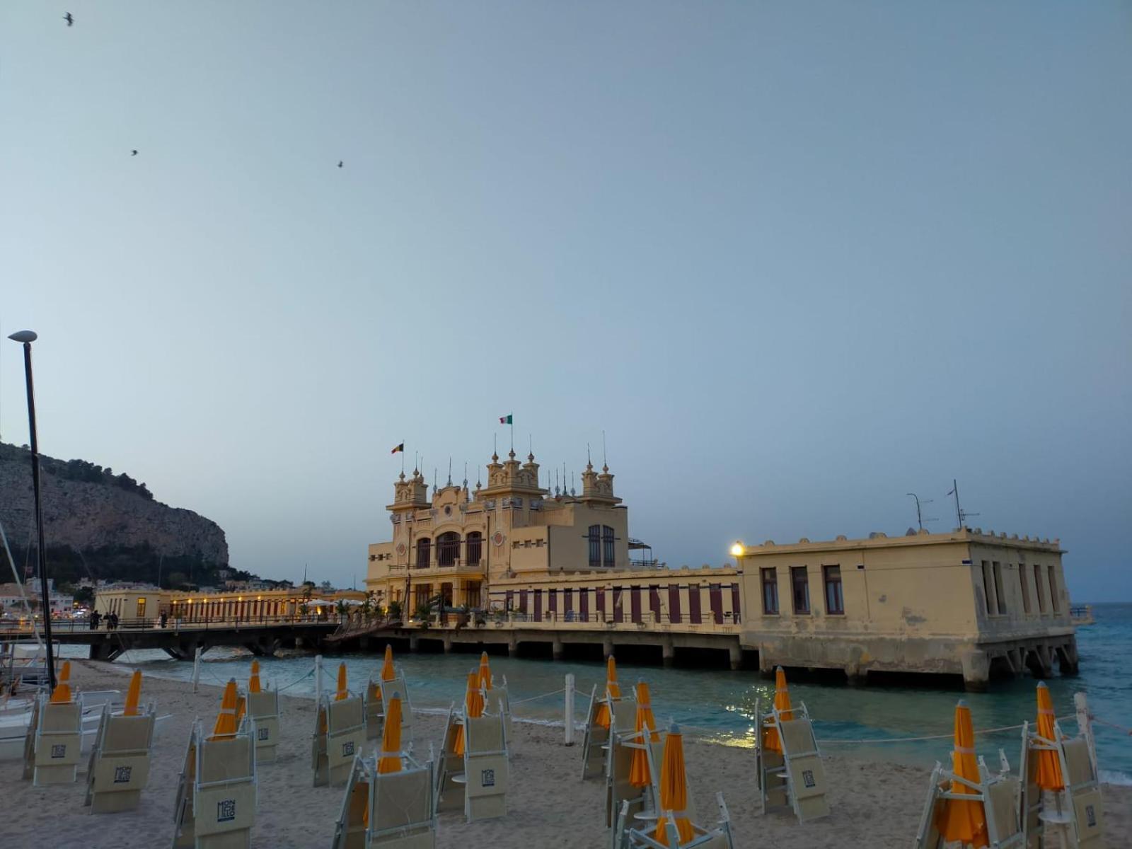 La Casetta Del Viale 13 Palermo Bagian luar foto